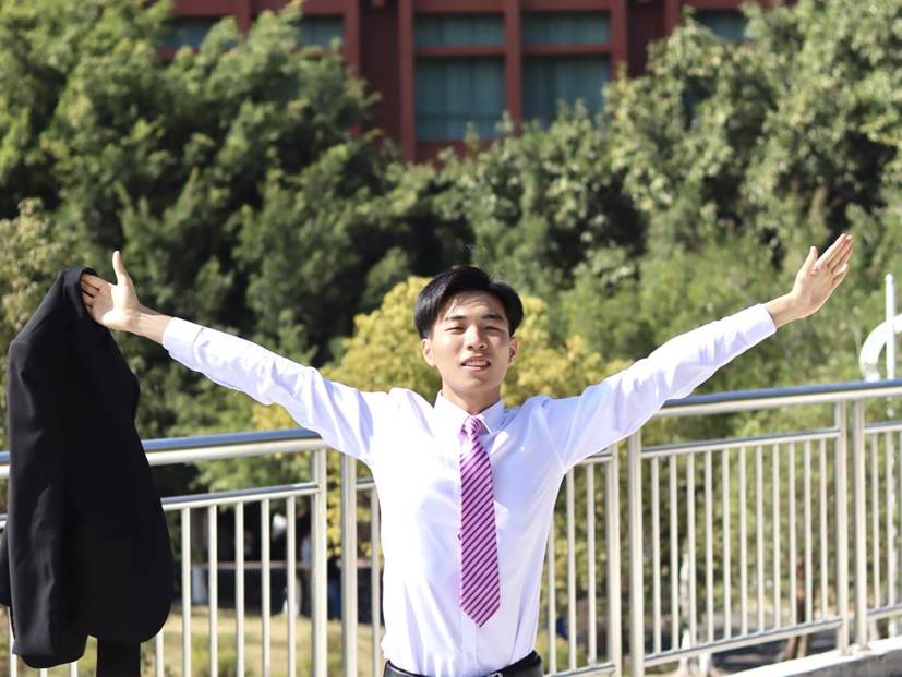 曾锦鸿在校员工期间历史照片